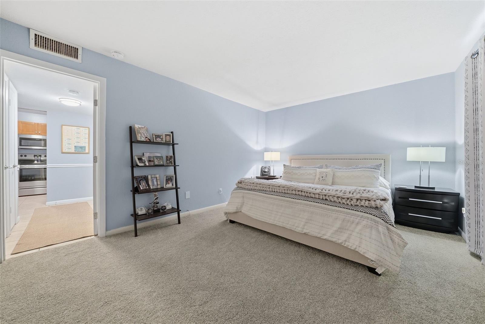 Image 12 of 22 For 10433 Carrollbrook Court 105