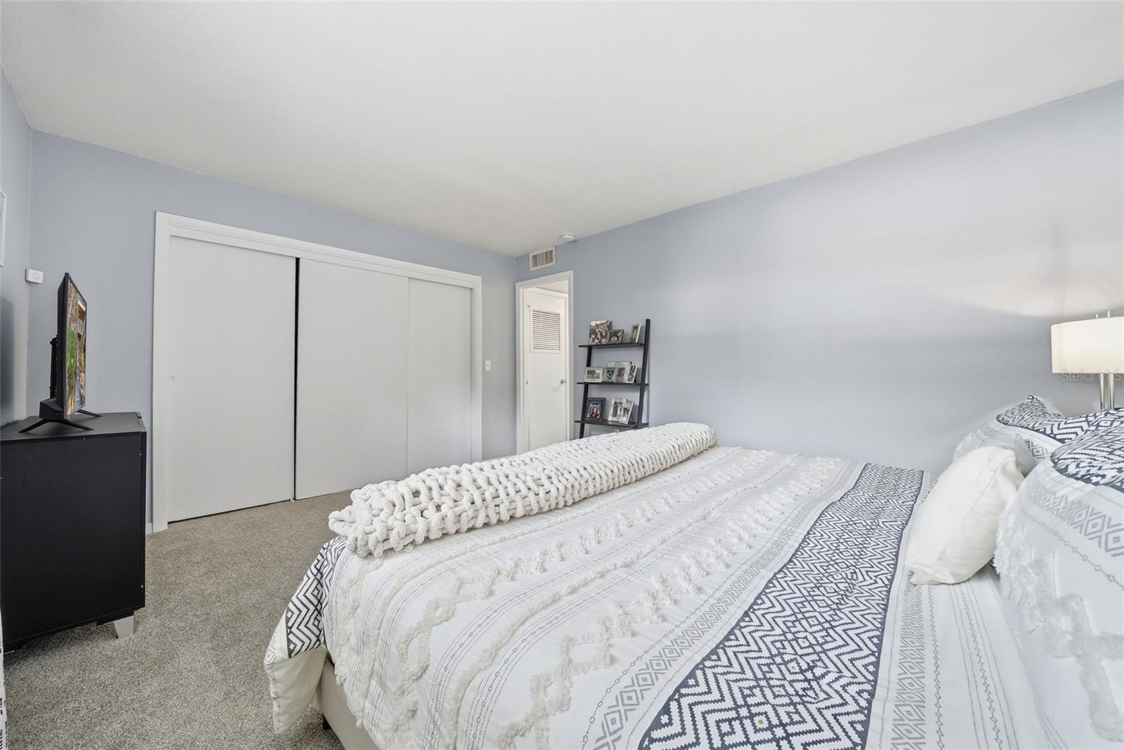 Image 14 of 22 For 10433 Carrollbrook Court 105