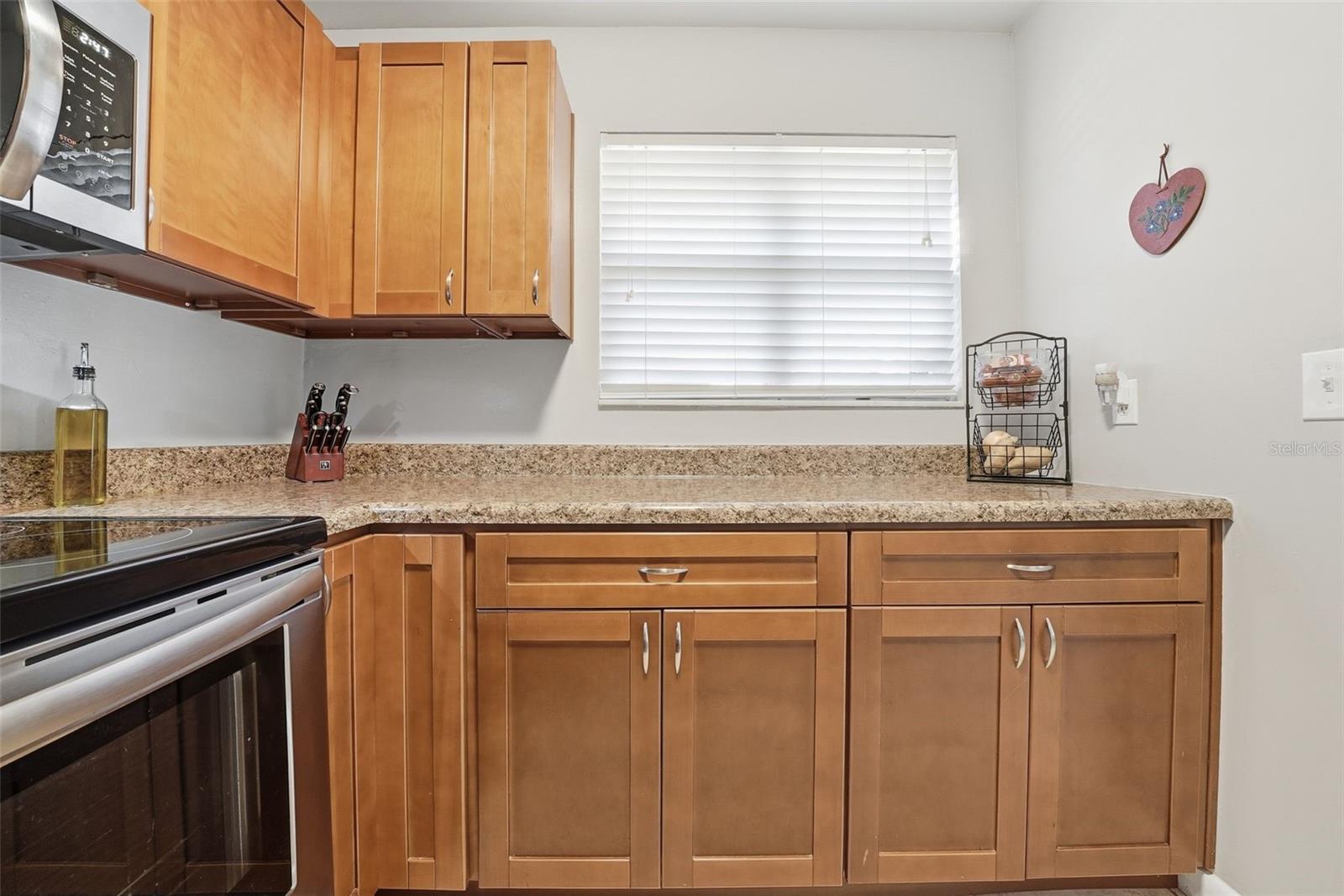 Image 16 of 22 For 10433 Carrollbrook Court 105