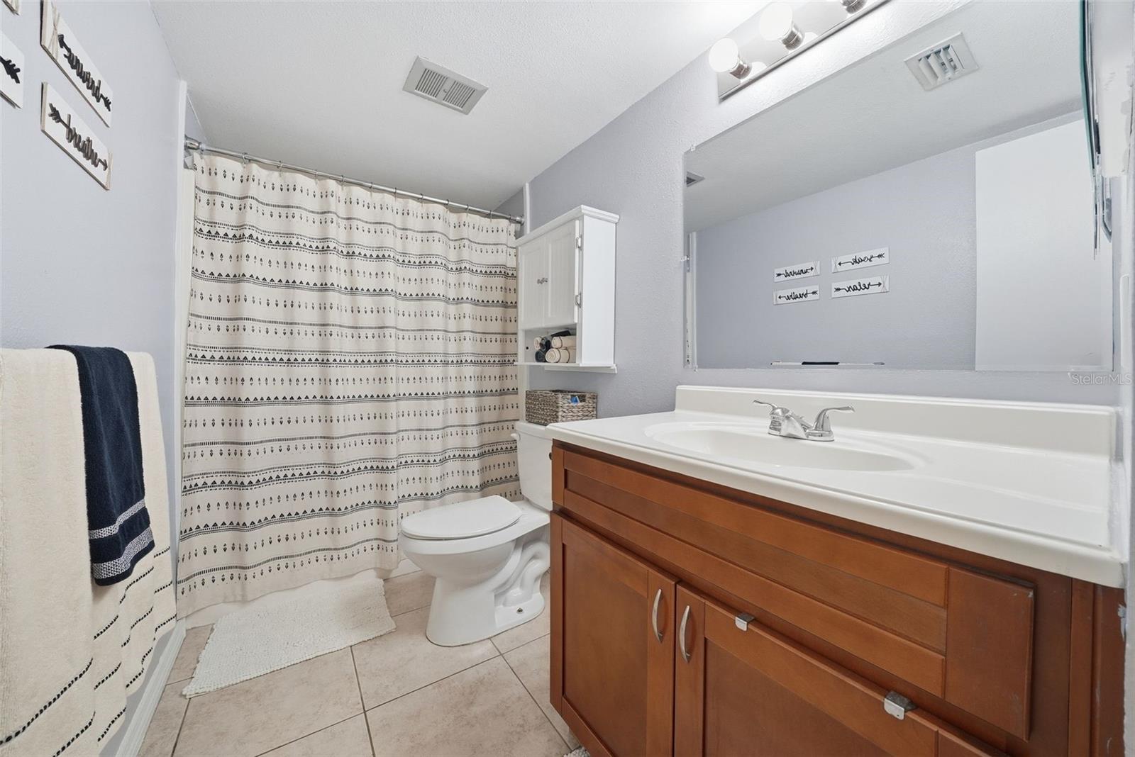 Image 19 of 22 For 10433 Carrollbrook Court 105