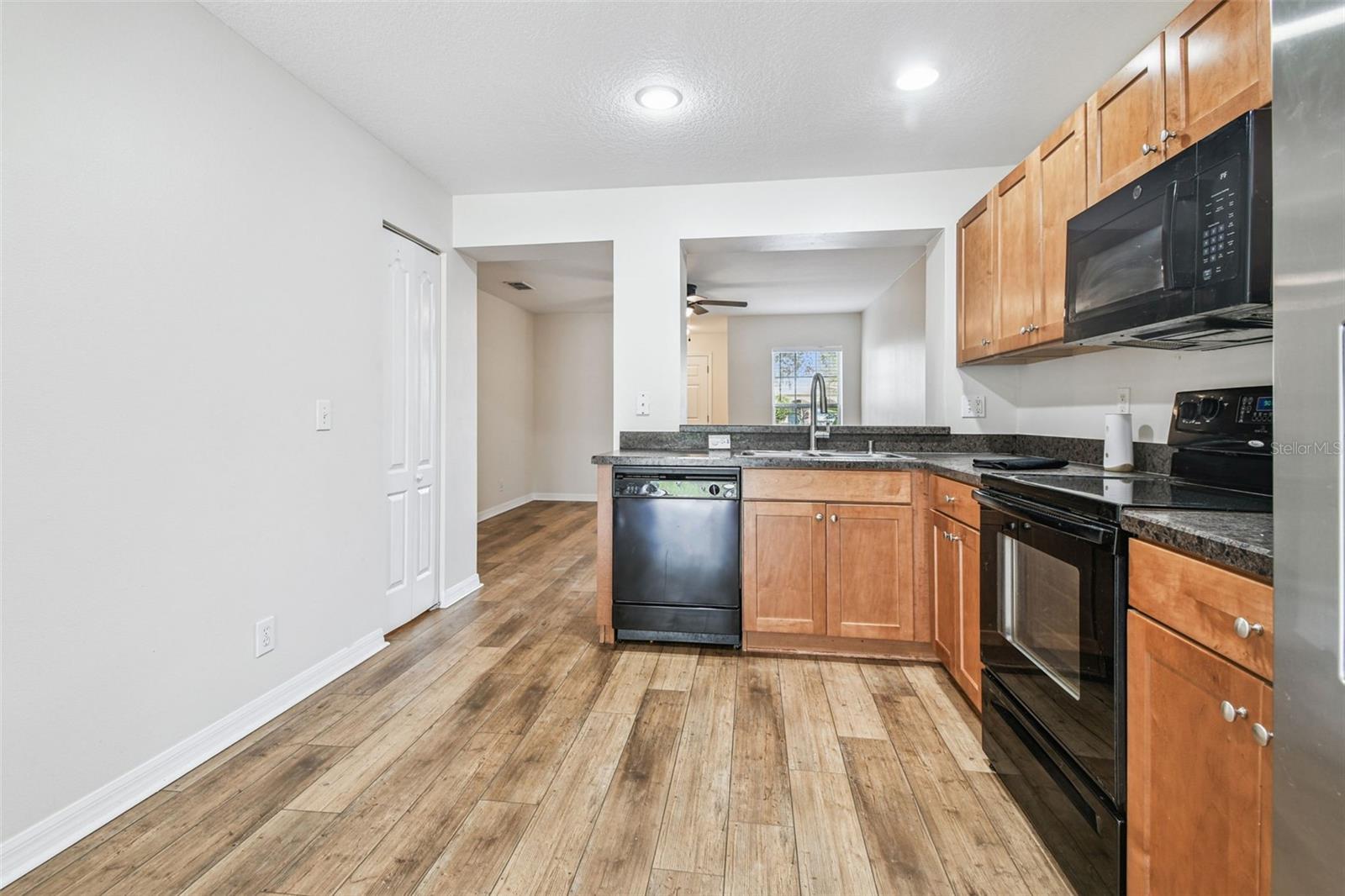 Image 16 of 47 For 10841 Lake Saint Charles Boulevard