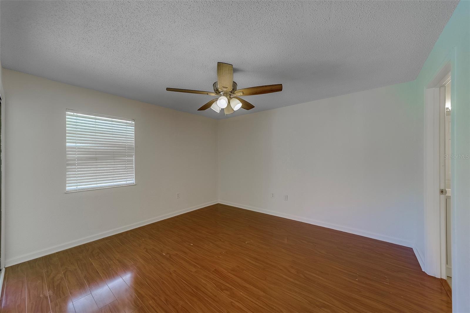Image 14 of 39 For 10195 Sailwinds Boulevard N 202