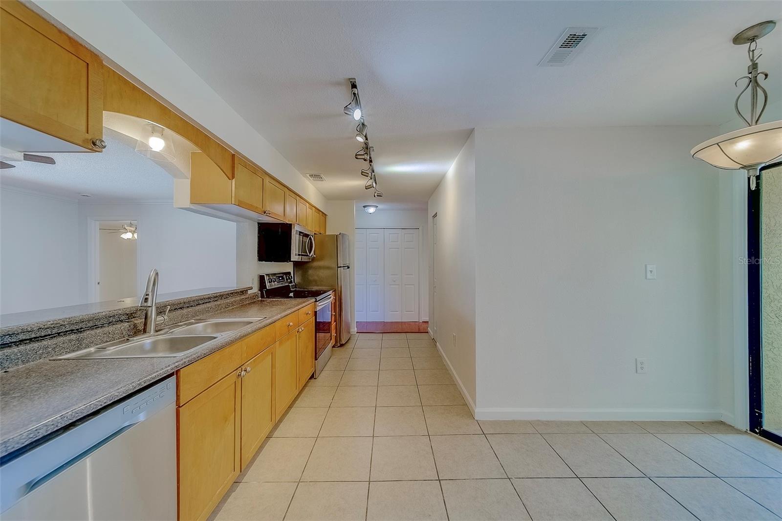 Image 3 of 39 For 10195 Sailwinds Boulevard N 202