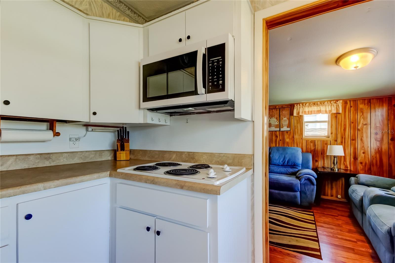 Image 15 of 42 For 4122 36th Avenue N