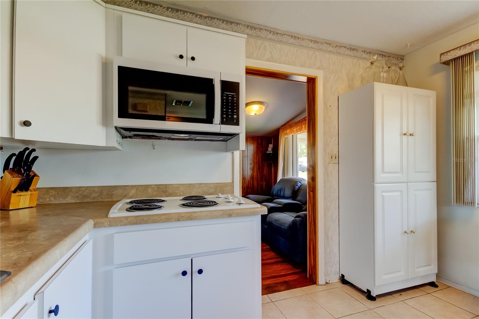 Image 16 of 42 For 4122 36th Avenue N