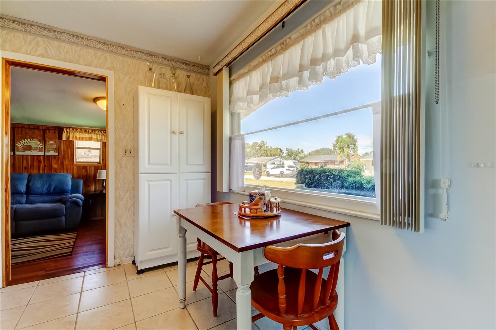 Image 9 of 42 For 4122 36th Avenue N