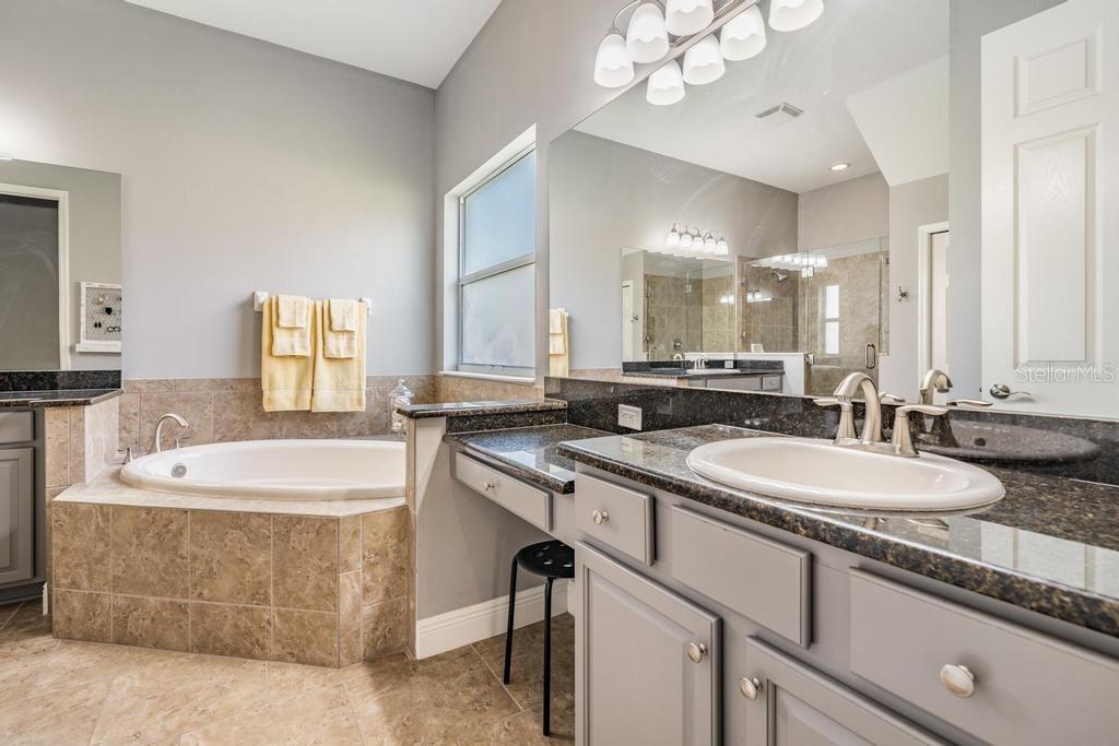 Image 24 of 68 For 19402 Autumn Chase Court