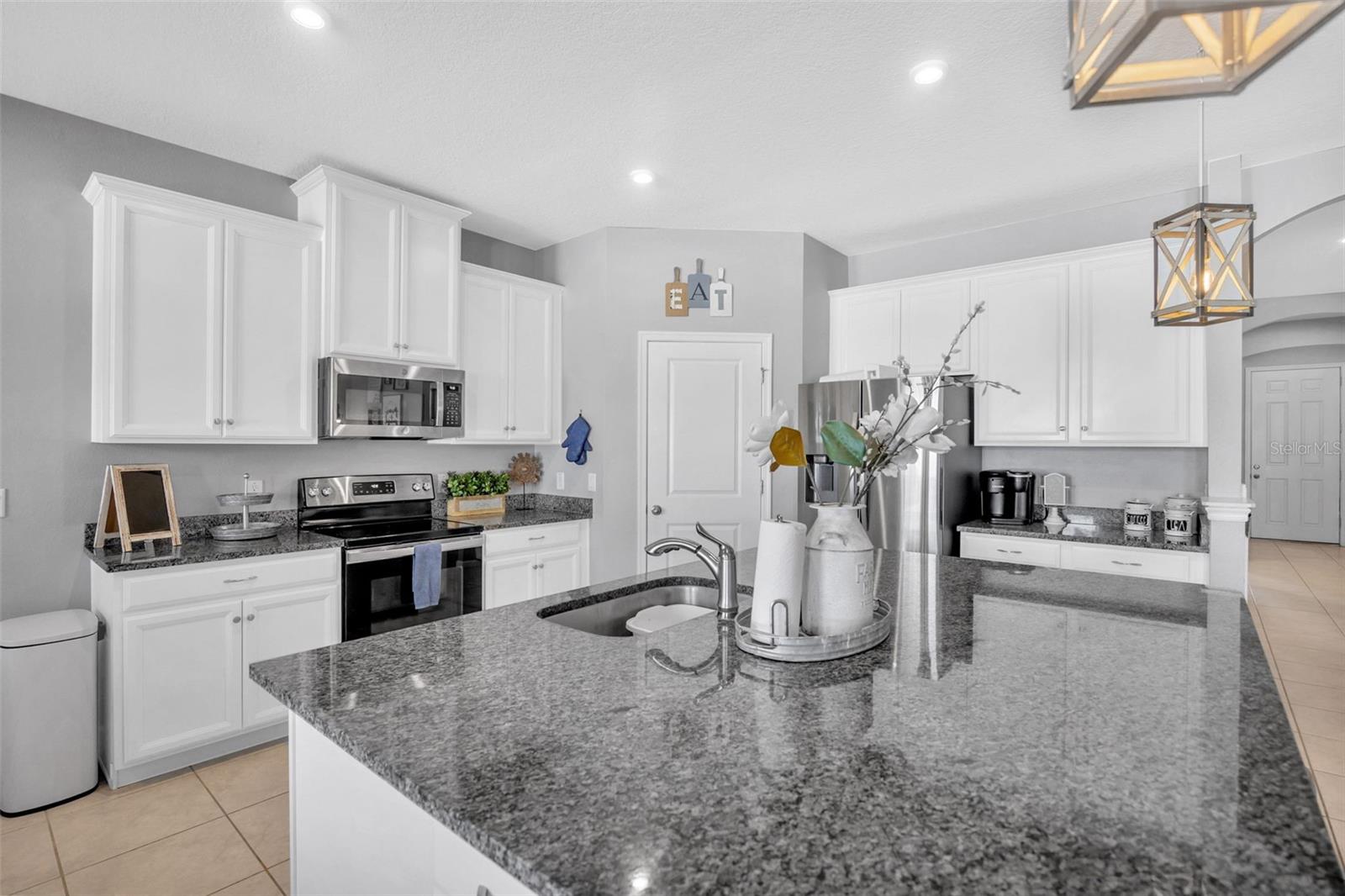 Image 6 of 39 For 8512 Orchard Grass Street