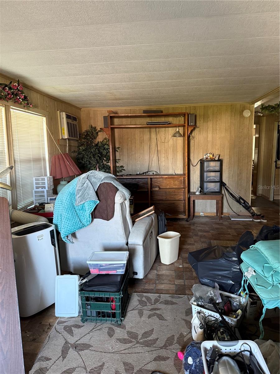 Image 14 of 19 For 38620 Monet Drive