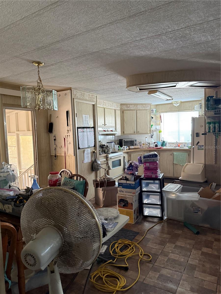 Image 6 of 19 For 38620 Monet Drive