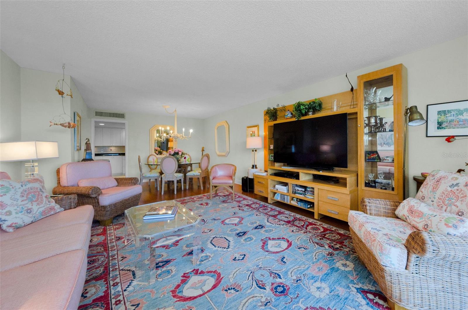 Image 11 of 46 For 220 Belleview Boulevard 305