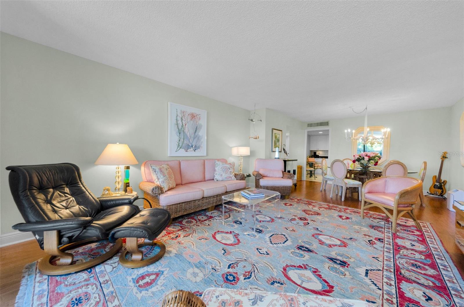 Image 12 of 46 For 220 Belleview Boulevard 305