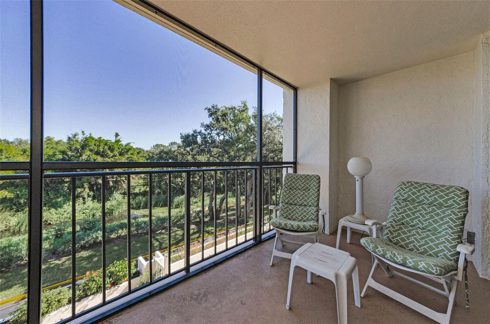 Image 20 of 46 For 220 Belleview Boulevard 305