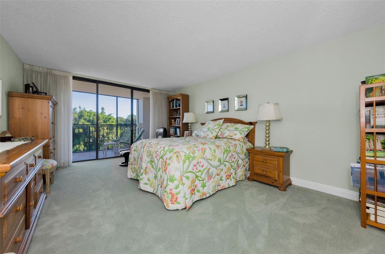 Image 22 of 46 For 220 Belleview Boulevard 305