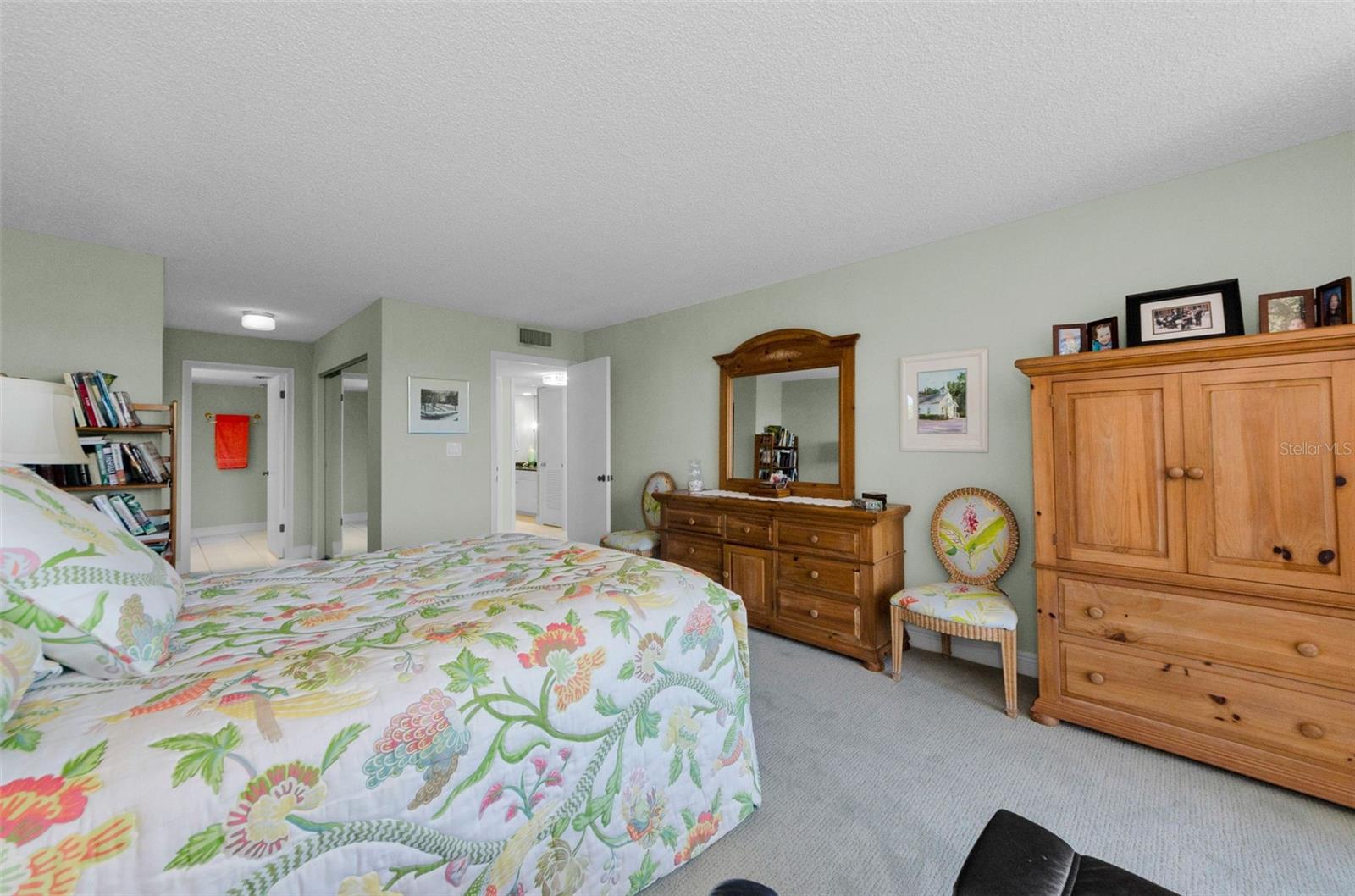 Image 25 of 46 For 220 Belleview Boulevard 305