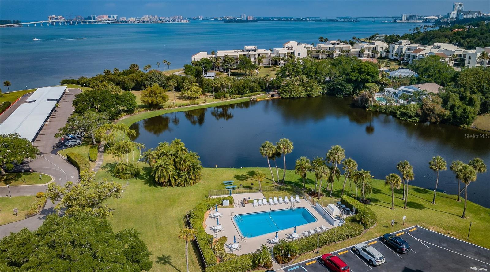 Image 31 of 46 For 220 Belleview Boulevard 305