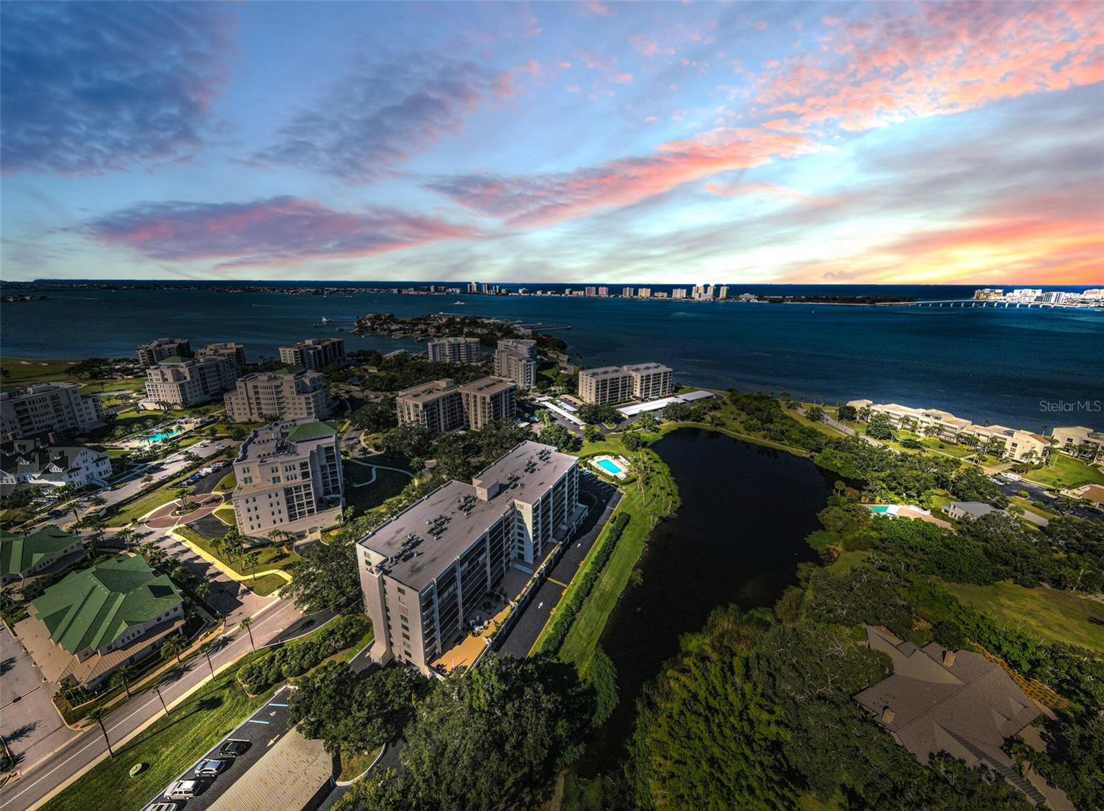 Image 33 of 46 For 220 Belleview Boulevard 305