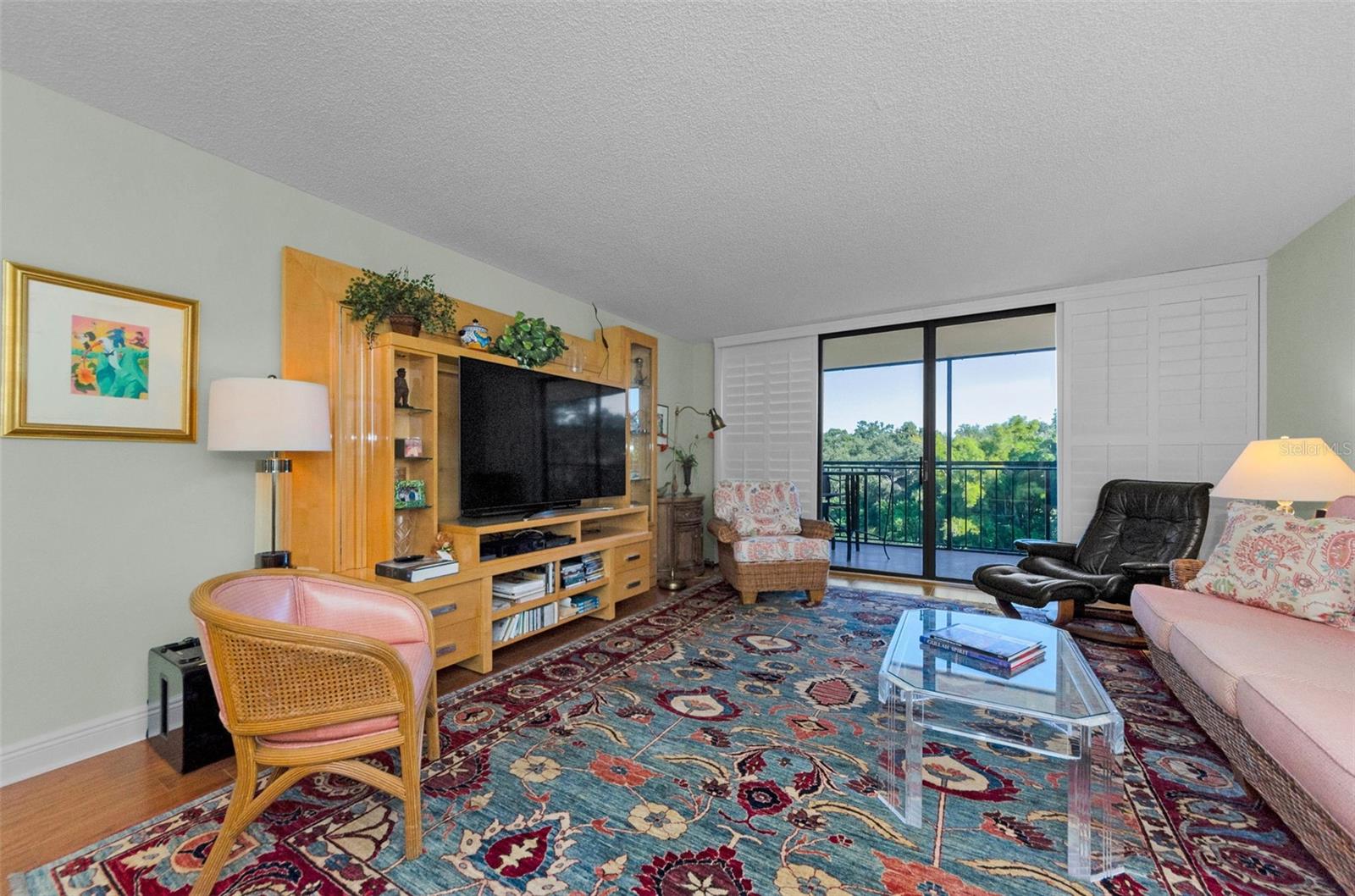 Image 7 of 46 For 220 Belleview Boulevard 305