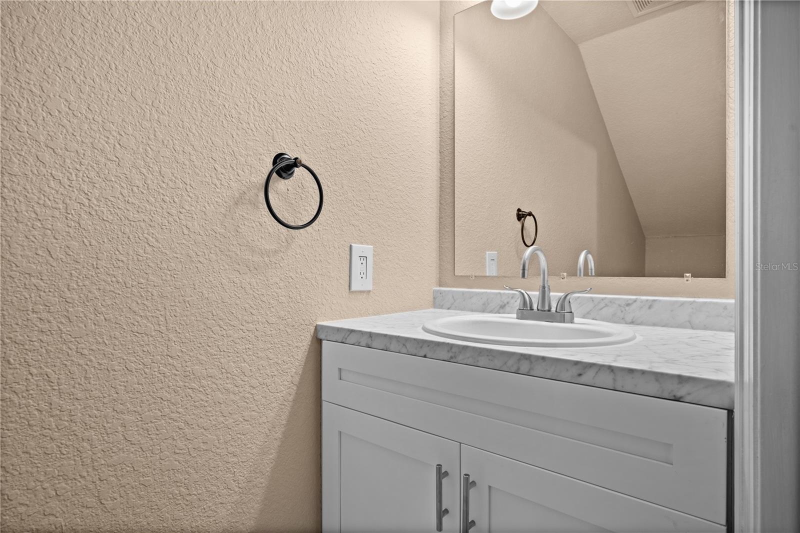 Image 11 of 27 For 13301 Arena Place