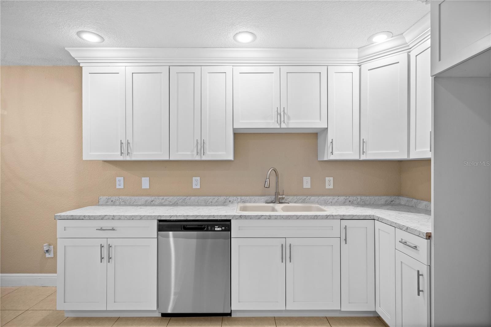 Image 9 of 27 For 13301 Arena Place