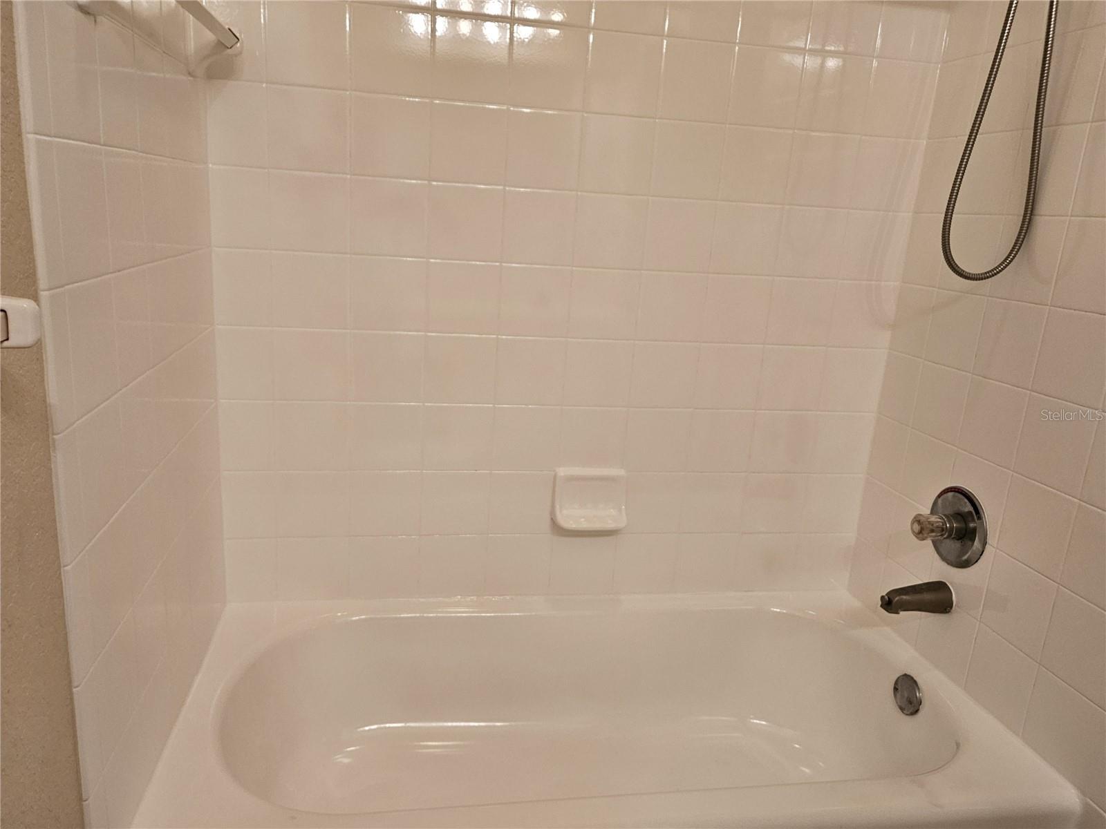 Image 15 of 18 For 18001 Richmond Place Drive 517