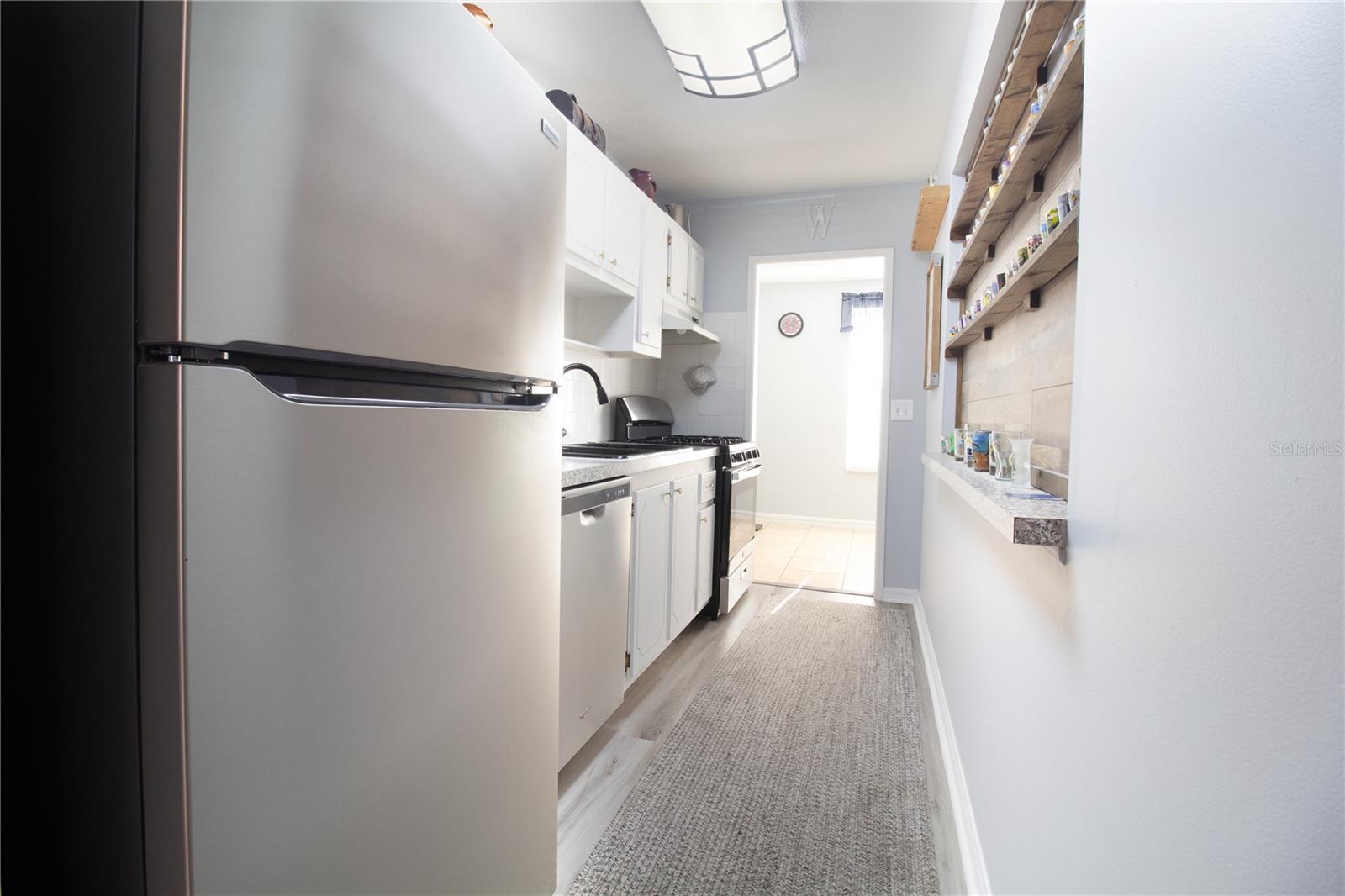 Image 7 of 25 For 5530 80th Street N C201