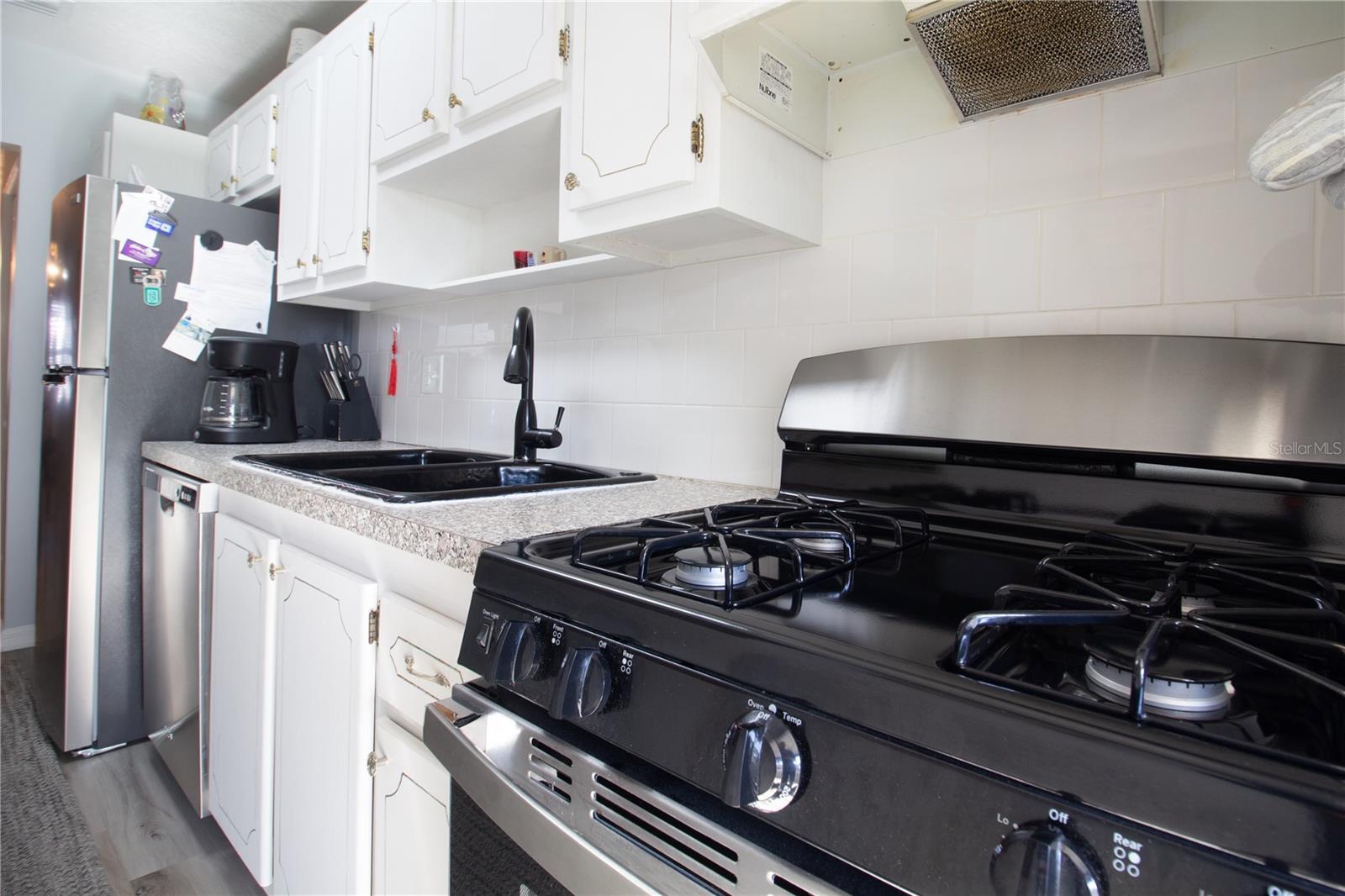 Image 9 of 25 For 5530 80th Street N C201