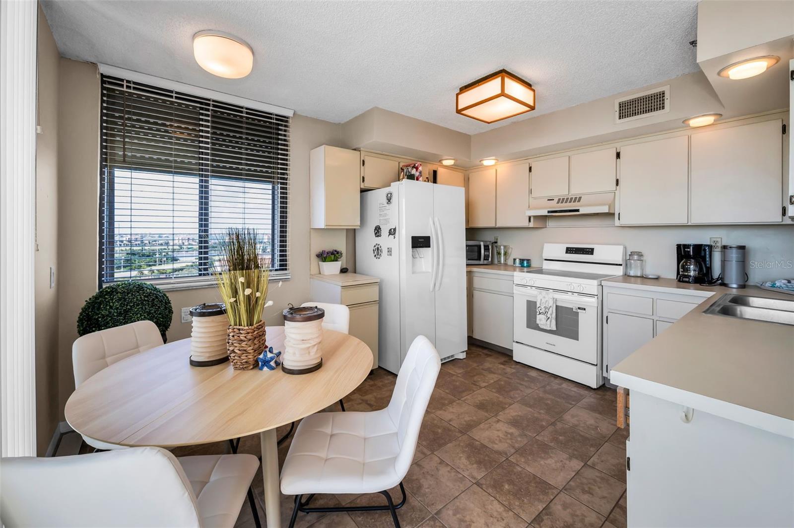 Image 4 of 30 For 6322 Palma Del Mar Boulevard S 1104