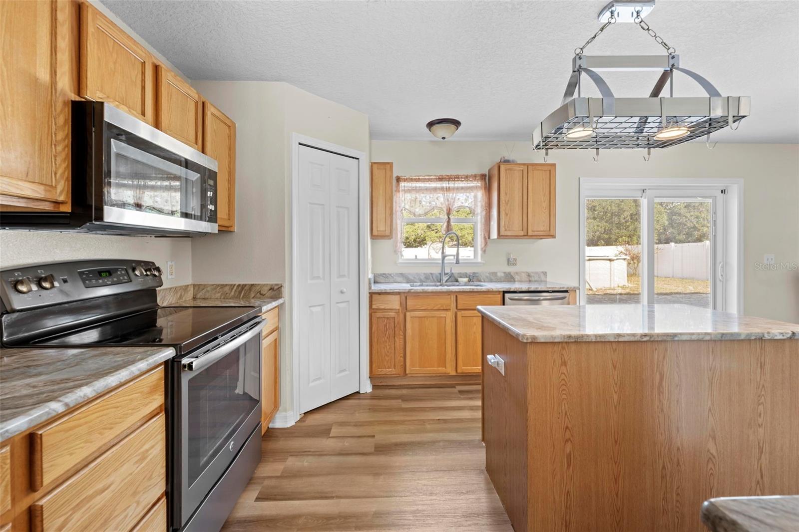 Image 21 of 60 For 7319 Lagoon Road