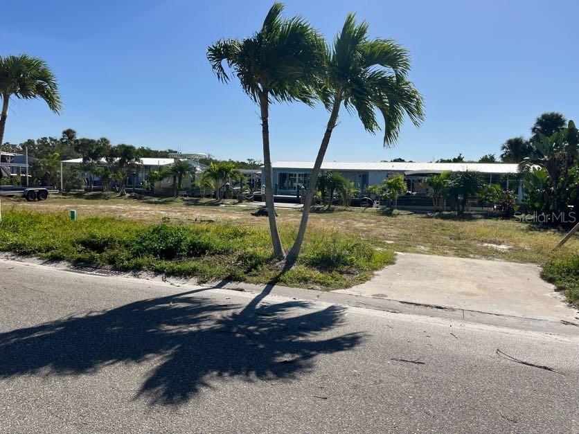 Image 12 of 37 For 766 Saint Judes Drive N