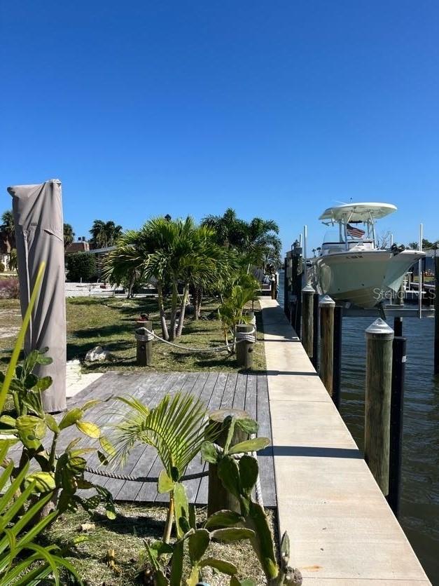 Image 6 of 37 For 766 Saint Judes Drive N