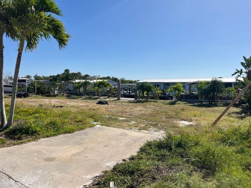 Image 7 of 37 For 766 Saint Judes Drive N