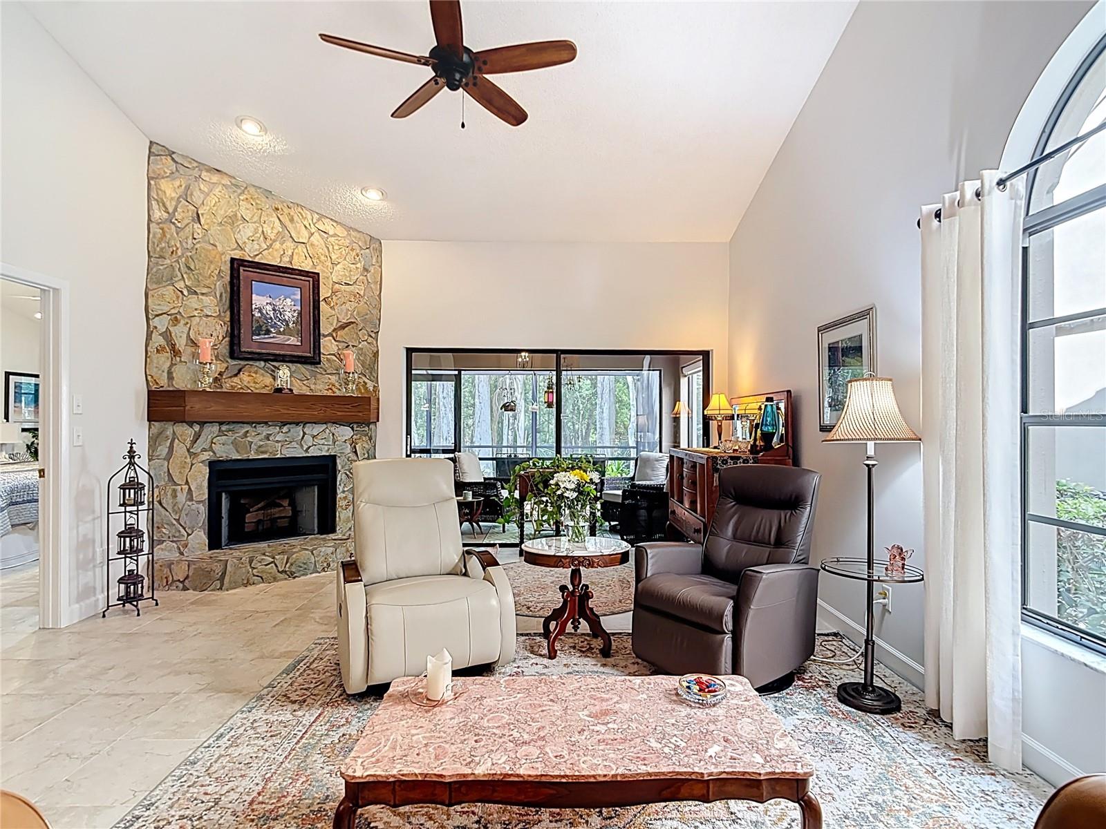 Image 4 of 49 For 3182 Windmoor Drive N