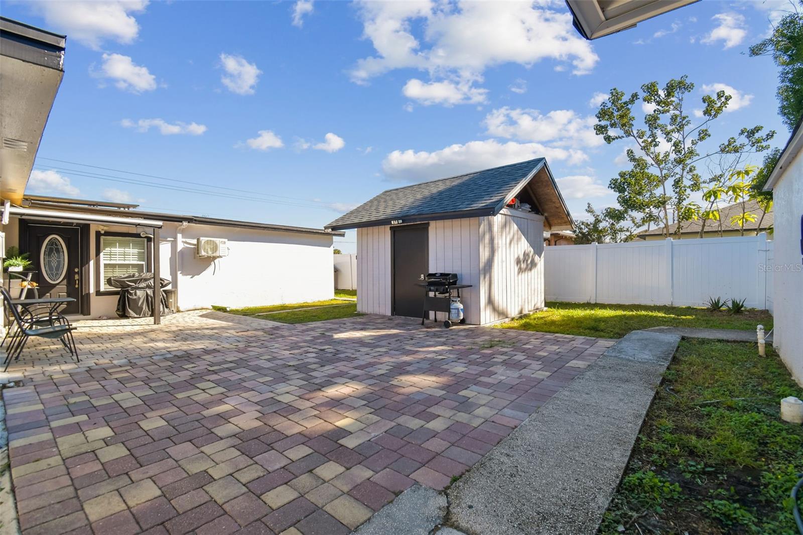Image 41 of 65 For 5825 Thatcher Avenue