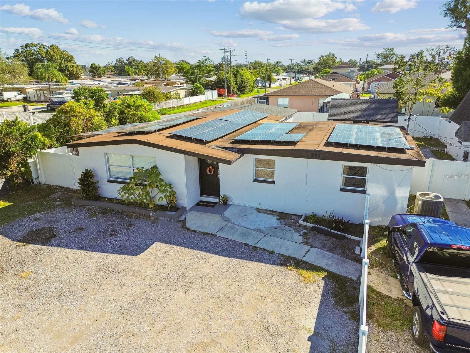 Image 7 of 65 For 5825 Thatcher Avenue