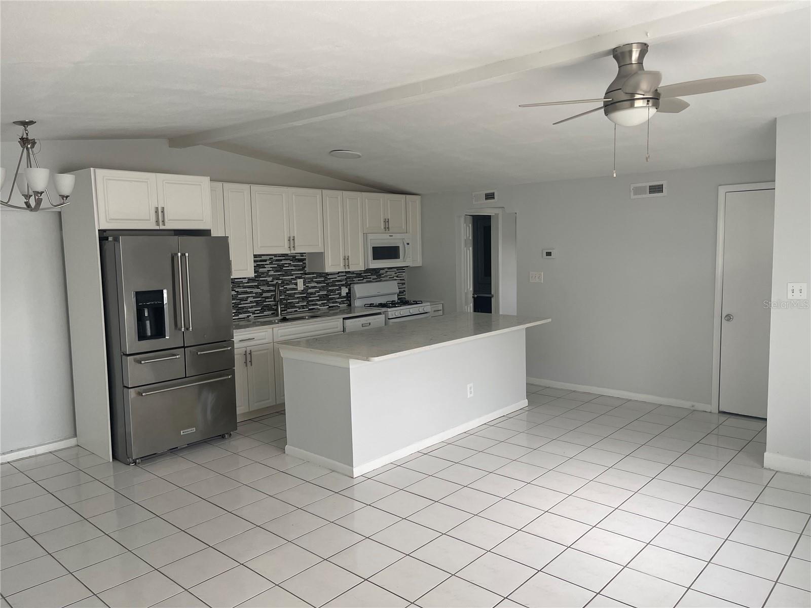 Image 8 of 65 For 5825 Thatcher Avenue