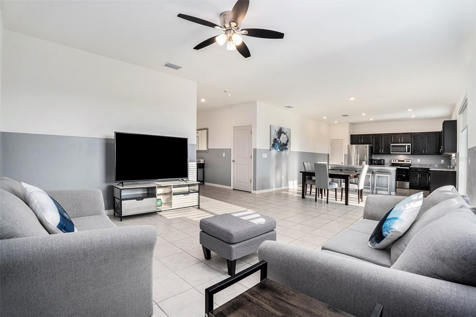 Image 8 of 33 For 12481 Aston Drive