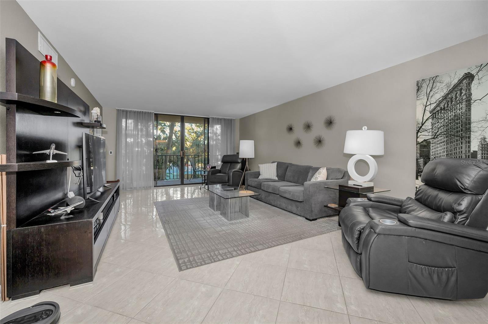 Image 19 of 85 For 3062 Eastland Boulevard 105