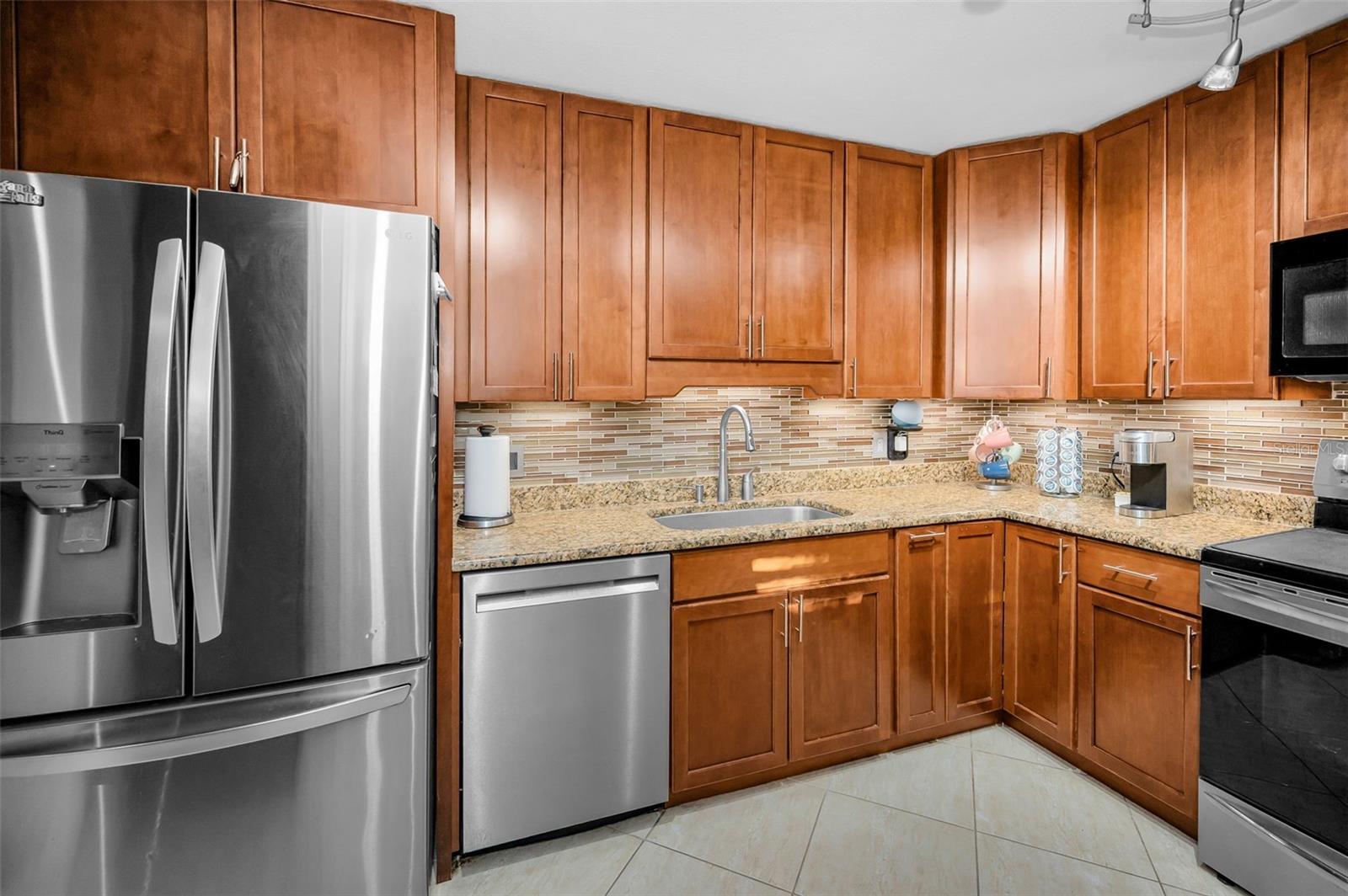 Image 31 of 85 For 3062 Eastland Boulevard 105