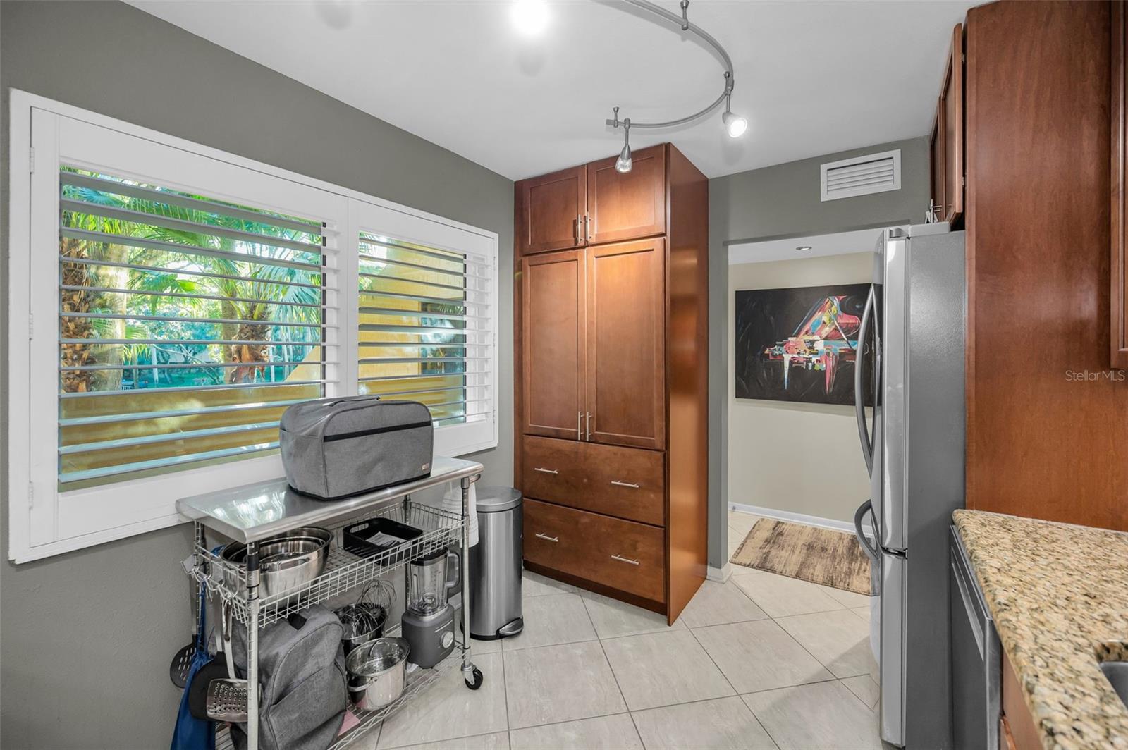 Image 33 of 85 For 3062 Eastland Boulevard 105