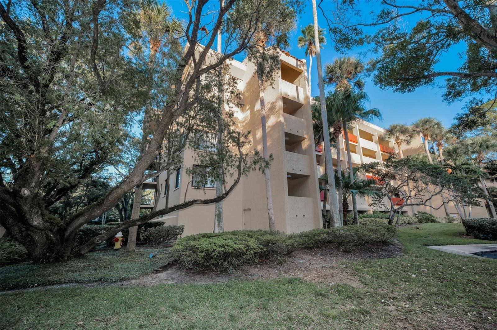 Image 4 of 85 For 3062 Eastland Boulevard 105