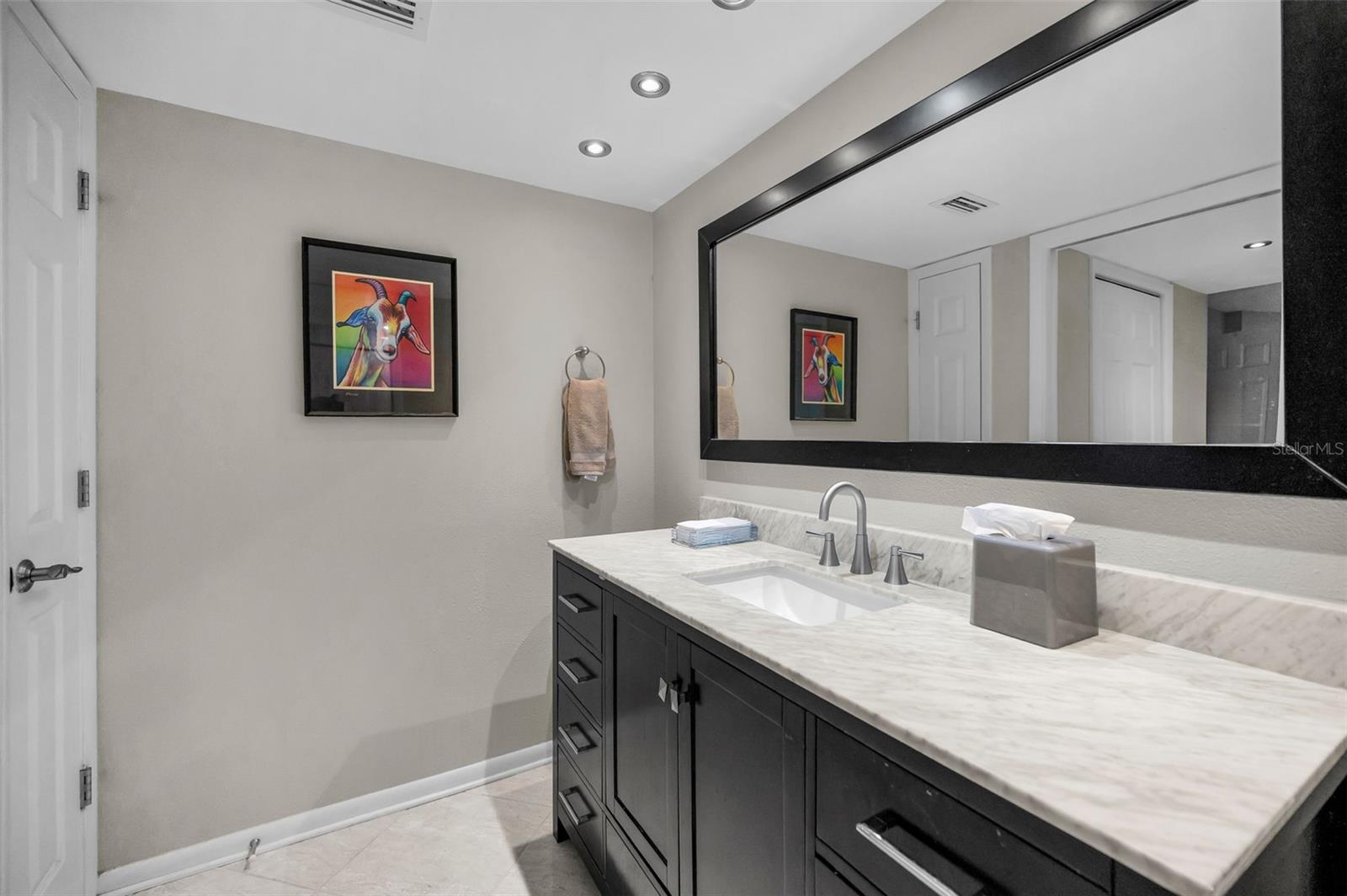 Image 40 of 85 For 3062 Eastland Boulevard 105