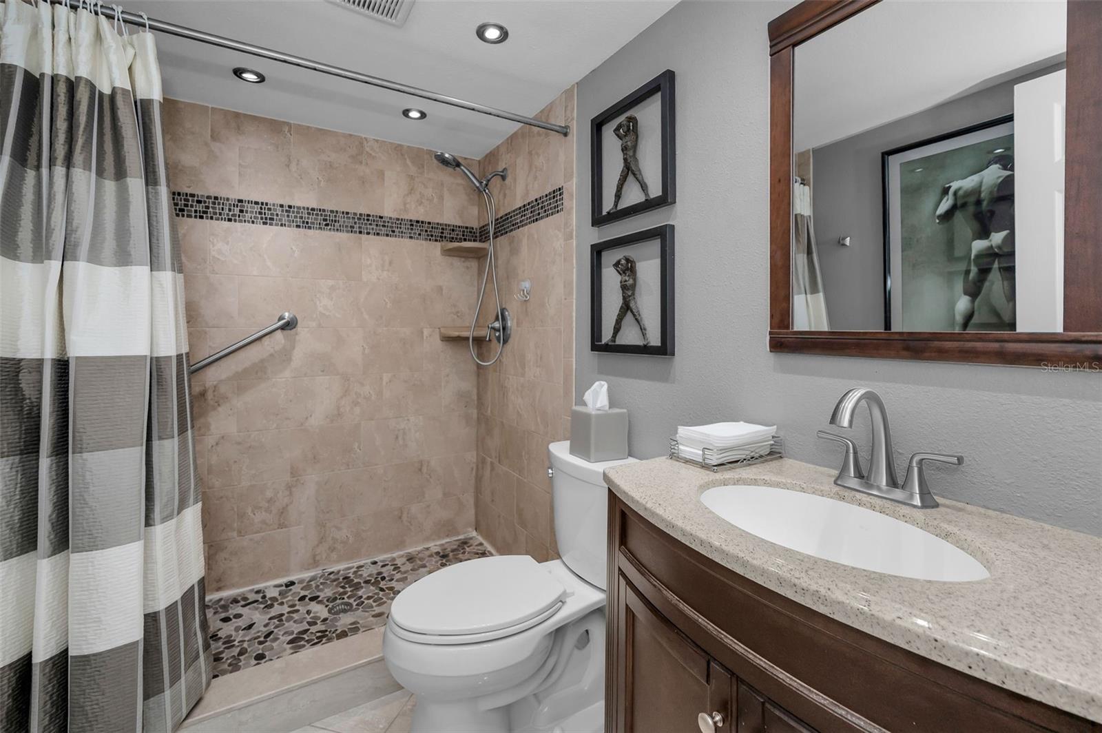 Image 44 of 85 For 3062 Eastland Boulevard 105