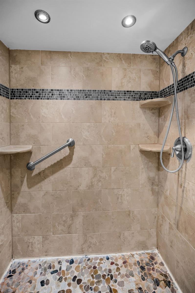 Image 45 of 85 For 3062 Eastland Boulevard 105