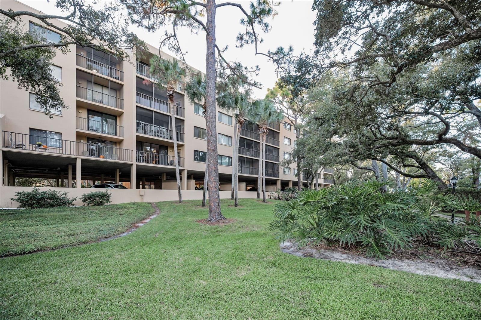 Image 48 of 85 For 3062 Eastland Boulevard 105