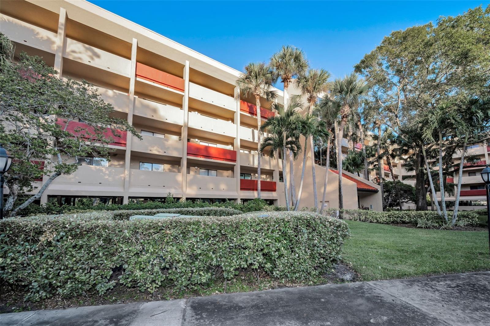 Image 5 of 85 For 3062 Eastland Boulevard 105