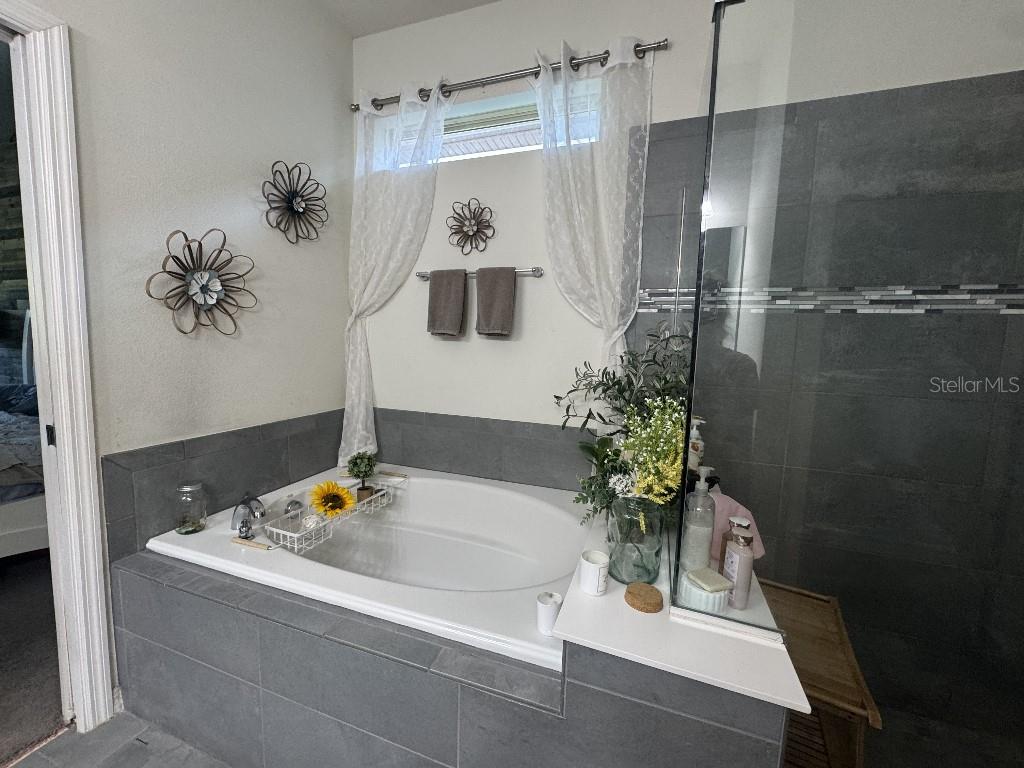 Listing photo id 13 for 11626 Dublin Grafton Drive