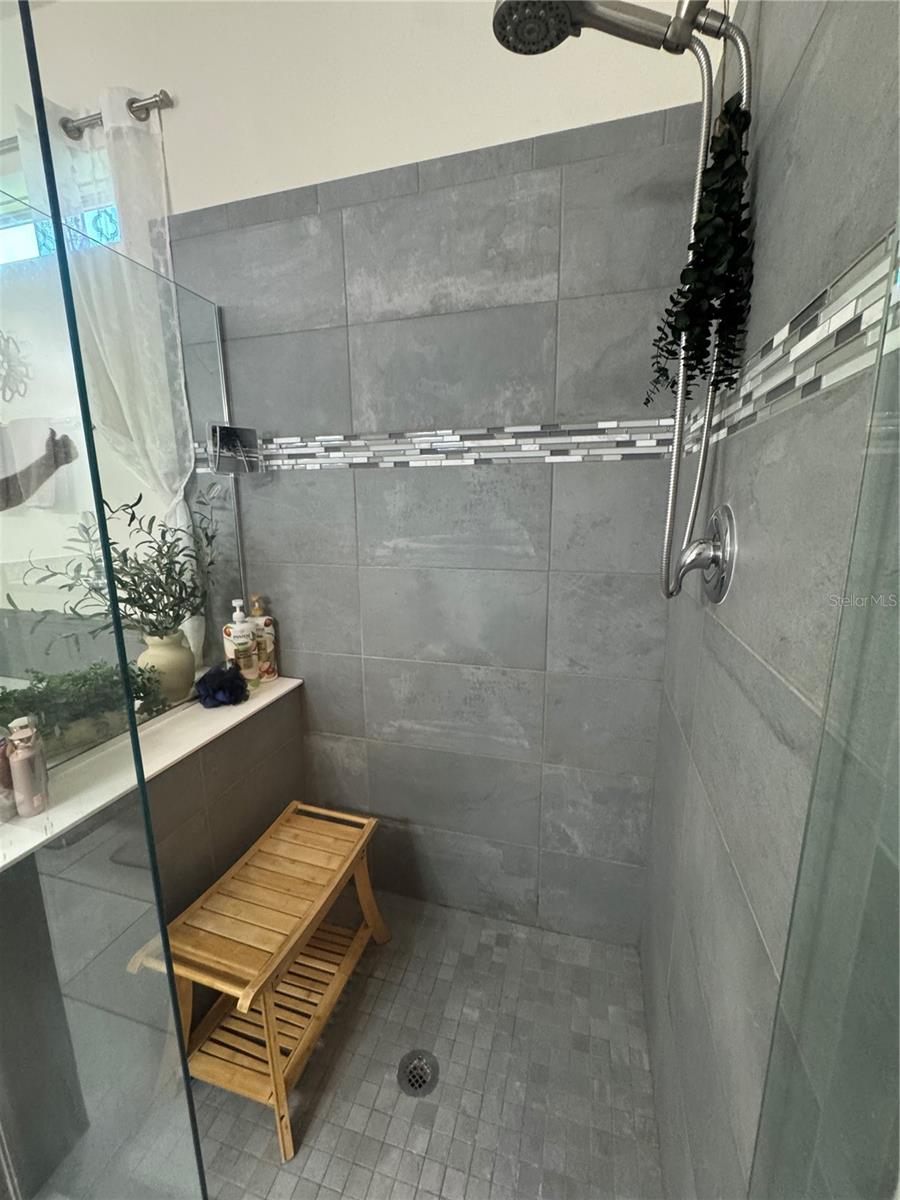 Listing photo id 18 for 11626 Dublin Grafton Drive