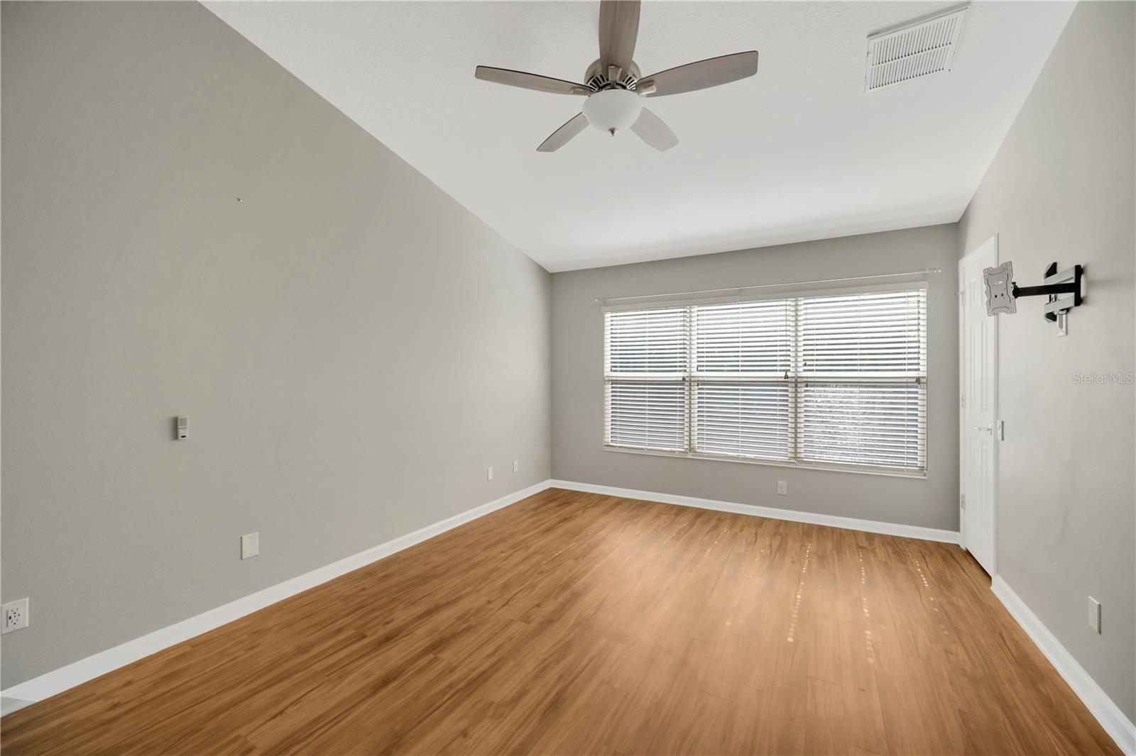 Image 20 of 40 For 10443 Westpark Preserve Boulevard