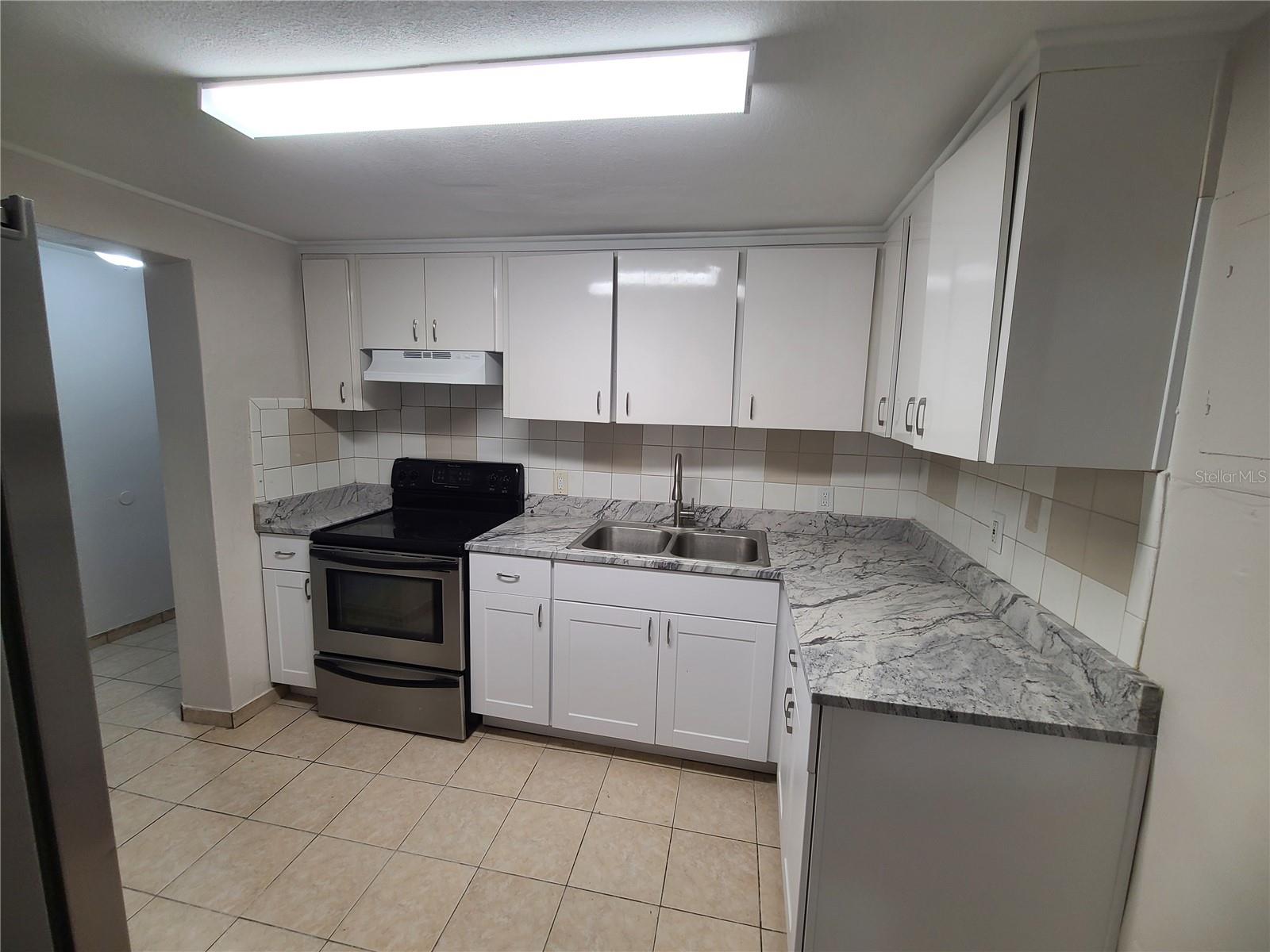 Image 2 of 11 For 1706 Sitka Street